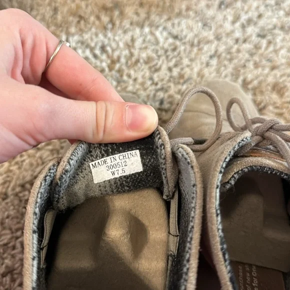 Desert Wedge Toms In Taupe Suede Size 7.5 - Picture 9 of 11